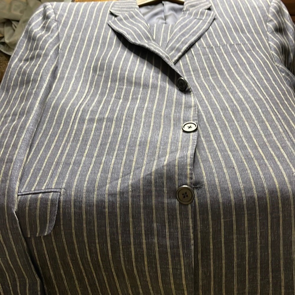 Extremely attractive Linen suit and pants in Blue Navy
